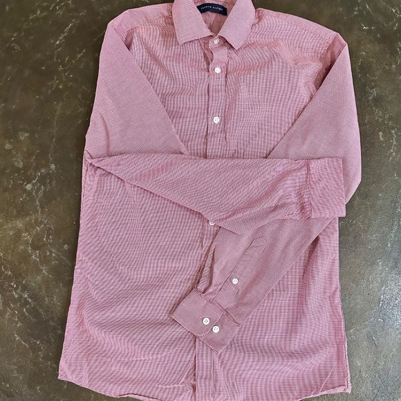 Tommy Hilfiger button down Slim Fit dress shirt - 14-14 ½, 32/33 - Picture 1 of 3